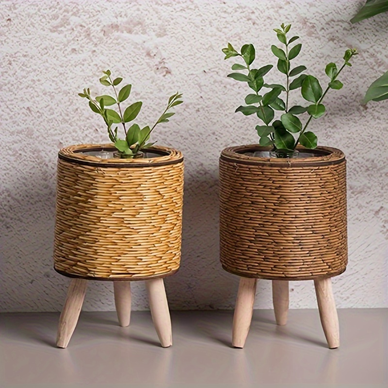 Aloe Vera Pot - 나무 다리가 달린 매력적인 소박한 등나무